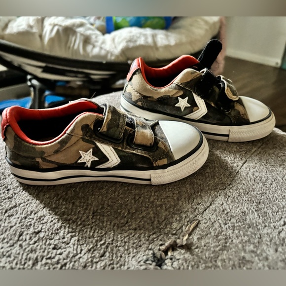 2 Pairs of Kids Converse 8C - Picture 3 of 8